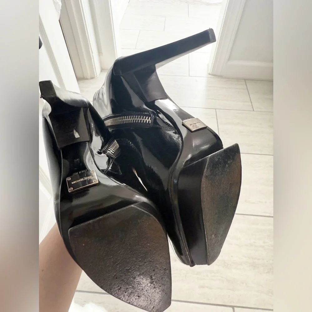 Michael Kors Collection - Patent Leather Platform Ankle Bootie - size 38 - EUC - Picture 4 of 15